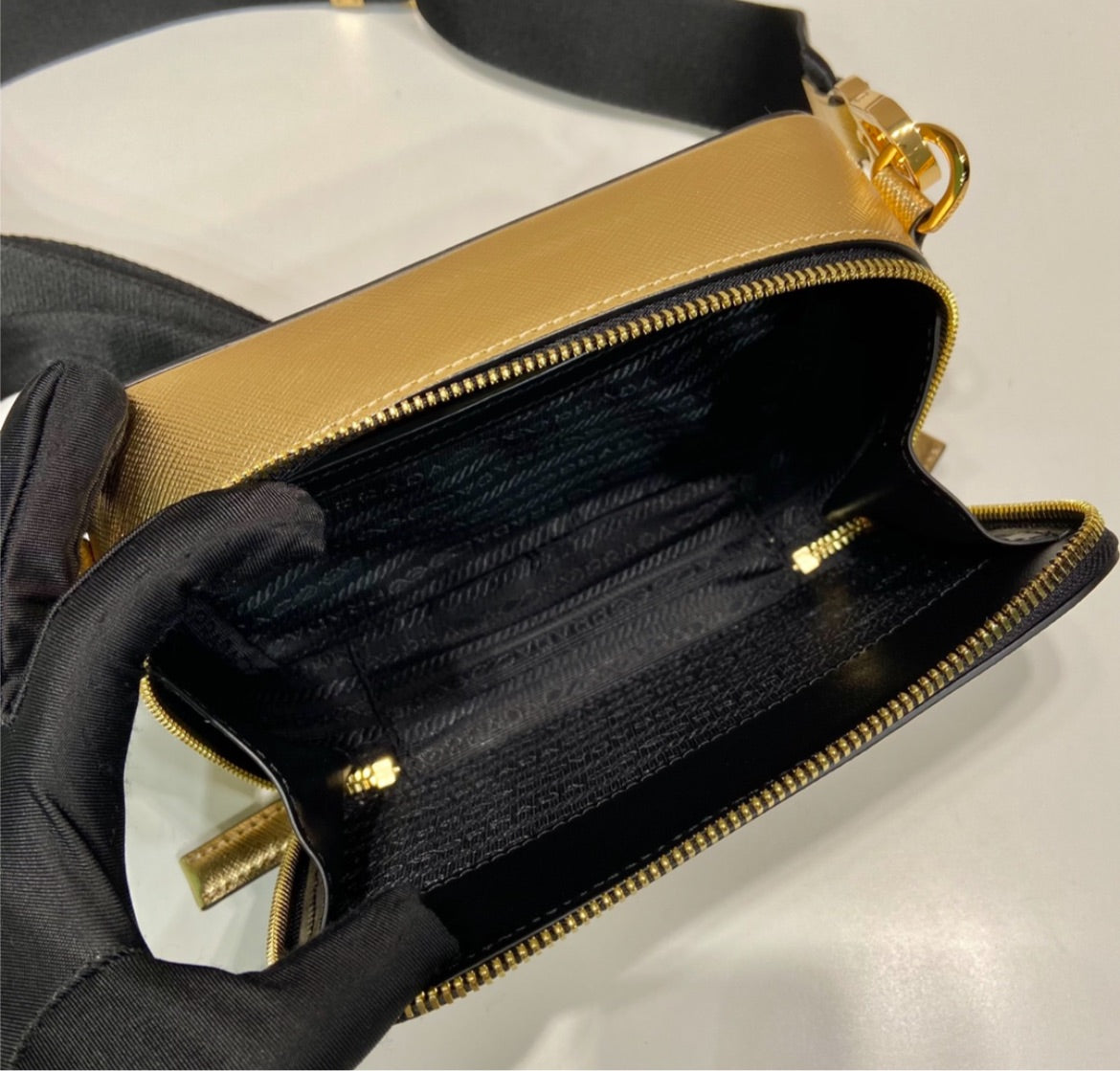 New woman Prada crossbody